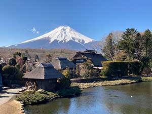 忍野八海と富士山